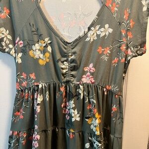 No Boundaries Gray Floral Tunic